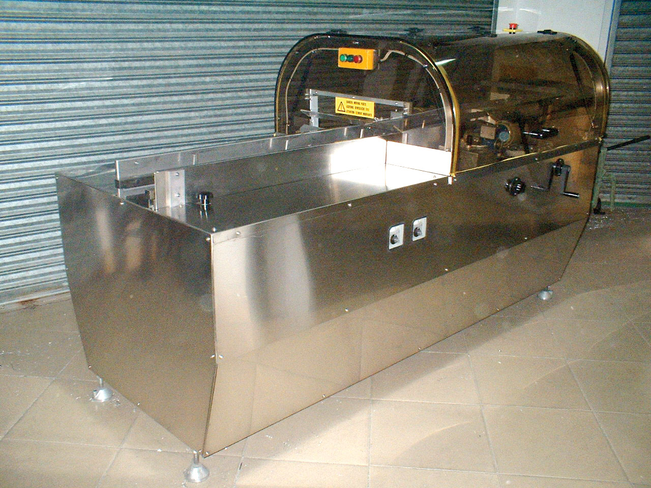 TFS-01热熔胶式封盒机